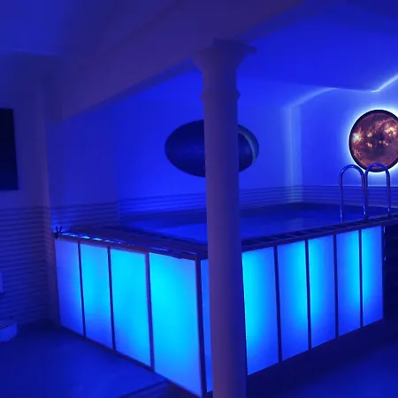 아파트 Loft Wellness Center *